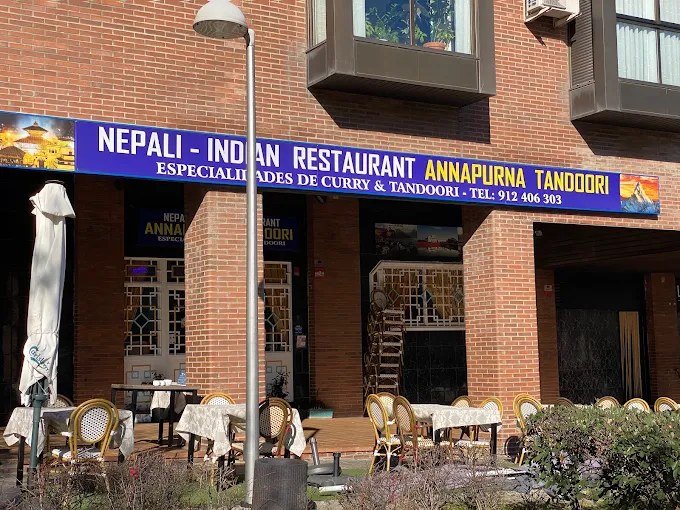Fachada del restaurante Annapurna Tandoori en Hortaleza